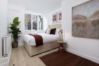 Flatzy City Centre Retreat Sleeps 8 2 baths - 8