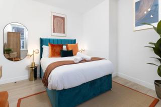 Flatzy City Centre Retreat Sleeps 8 2 baths - 4