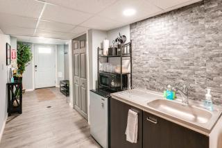 Quaint Forest Heights Unit about 9 Mi to Downtown DC - 9