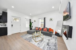 3BR Near TMC and NRG, Sleeps 8, Free Parking - 1