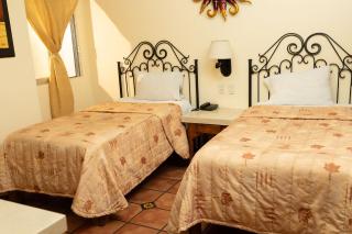 Hotel Hacienda del Sol - 3