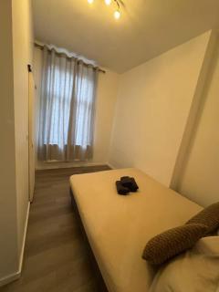 Stylish 1BR Apartment with Sofa Bed in the Heart of Liège - 6