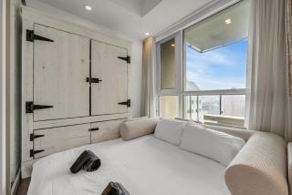 Modern Condo Sleeps 4 Near Union MTCC ACC Downtown - 4