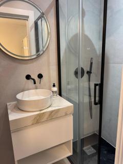 HABITACIONES con BAÑO LOS TILOS - CERCA de ESTACION BUS Y AVE - 2