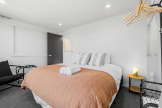 Lakefront House - Spa Pool - Gather Taupo - 9