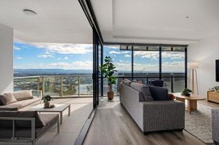 Circle On Cavill High Floor 1 Bedroom Apartment - CoastHM - 3