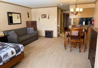 Mountain Getaway and Pool at Brian Head Ski Resort - 6