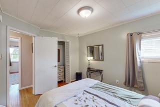 Work and Play! Home 1 Mi to Dtwn and Central Market - 7