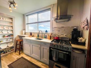 Hummingbird downtown water view apartment - 4