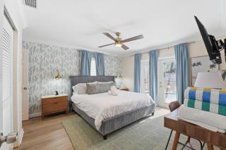 Sunwashed Stone Villa with Pool, Hot Tub & Mini Golf - Bradenton - 5