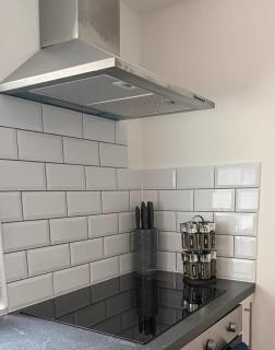 Spacious Modern Studio Flat - Great Location - 6