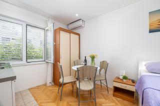 Apartments with parking space Tucepi, Makarska - 22086 - 1