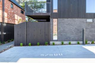City Comfort with Carpark - Walk to Hagley Park - 2