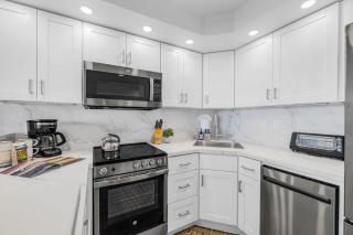 NEW Valley Isle Oceanfront Studio Recently Renovated with Rental Car Included on 6 Nights VIR-107 by KBM - 6