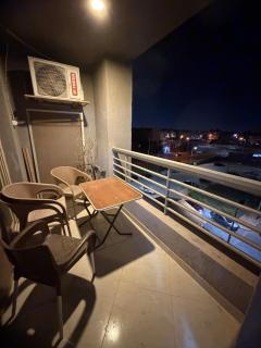 Furnished apartment in Sheikh Zayed, next to Mall of Arabia and Beverly Hills - 1