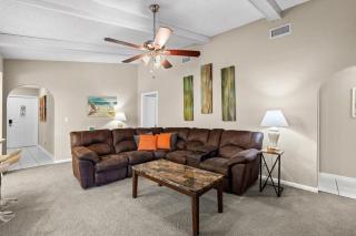 Palm Tree Retreat - Pet, Kid Friendly & Sleeps 8 - 3