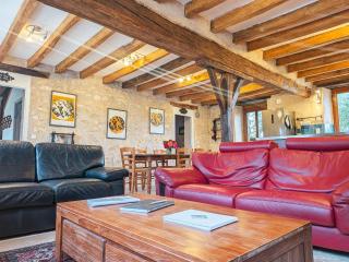 Maison typique en Berry avec fibre et cour privée - FR-1-591-746 - 2