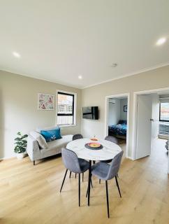 Bright 2BR unit Easy Parking - 0