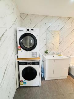 Bright 2BR unit Easy Parking - 8