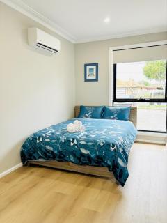 Bright 2BR unit Easy Parking - 7