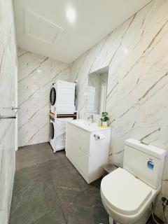 Bright 2BR unit Easy Parking - 6