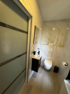 Chic Design and Modern Comfort - 1BR with Sofa Bed - 1