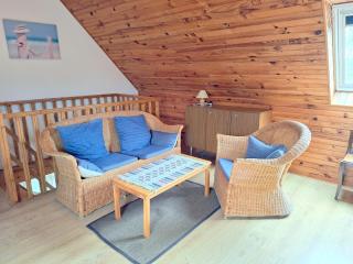 Coastal Garden Retreat near Sandy Beach - 5