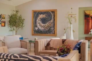 Luxe Dallas Estate Nearly Half Acre Skyline Views - 9