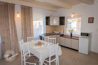 Holiday home close to the beach, summer pool - 3