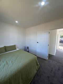 Comfortable & Stylish Stay in Trentham - 3