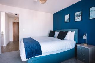 Apartment Sleeps 5 with Air Conditioning - 2