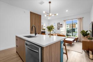 3 BD 3 BA The Hub At Westside 3248 TT - 3