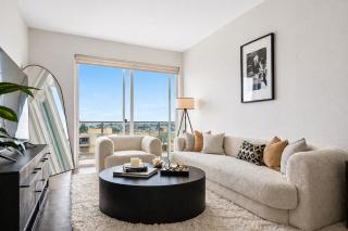 Luxury Hollywood Condo Skyline View Pool ,Jacuzzi , Gym& Parking - 9