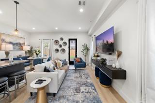 Med Center Retreat Near Downtown Games WiFi Desk - 9