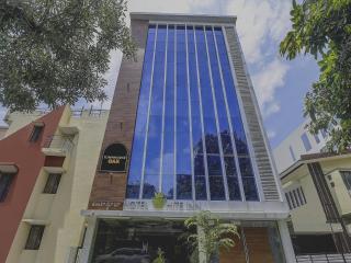 Townhouse OAK SRK White Inn Near Ragigudda Sri Prasanna Anjaneyaswamy Temple - 8