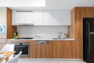 LVL72 Breathtaking Views with Parking, Pool & Gym - 6