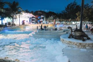 Villa Excellance Beach & Wave Pool Resort - Suites and Villas - 1