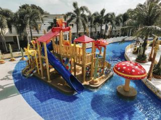 Villa Excellance Beach & Wave Pool Resort - Suites and Villas - 6