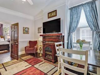 Savannah Historic Center Condo 2bd15bth - 5