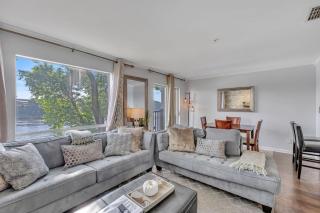 Nash Condo 5min to Broadway! 2Bed2Bath, Sleep 6 - 9