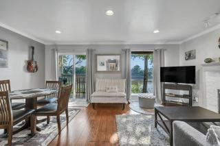 Nash Condo 5min to Broadway! 2 Bd2 Bth, Sleeps 6 - 7