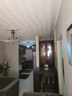 Cozy apartment in the cool hills of Hellshire - 8