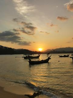 Aura Bluewave Beach House and Mini Beach Cafe - 5