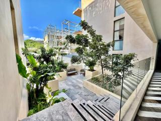2 Bedroom Apartment Steps From the Sea! - 6