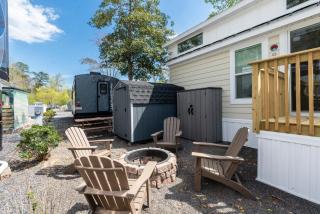 2 Homes • Pool + Amenities • Sleeps 16 - 3