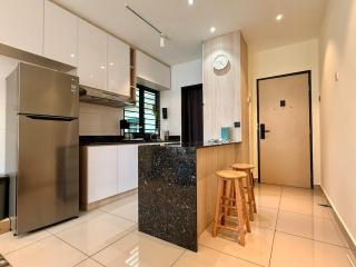 New City View 2BR Best Pool & Gym ARC Austin Hills - 1