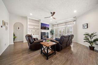 Houston Lake Retreat Pool Lake Front Spa - 7