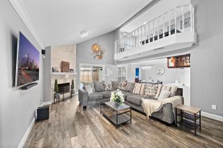 Houston Pool Escape Games WiFi Parking Pet - 9