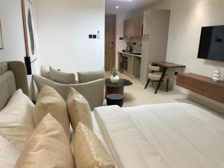 Modern East Legon Studio with Private Balcony - Accra - 6