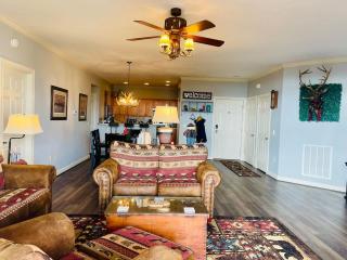 Sugar Mountain Cabin, 2bd2bth, Steps to Slopes! - 4